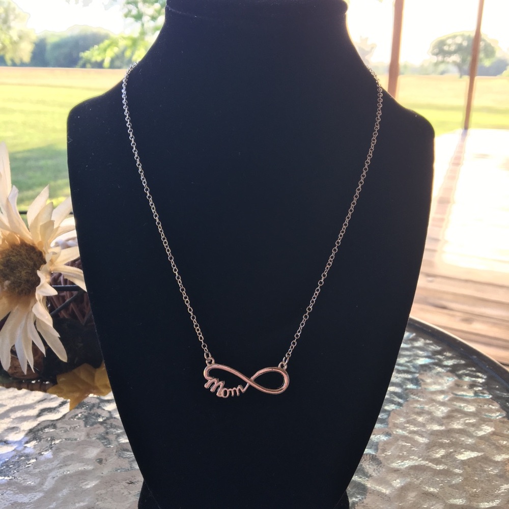Silver Mother’s Day Necklace...🌼🌸